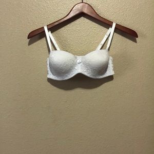 💜 4 for $12! 💜 White Push Up Bra